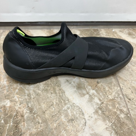Oofos sneakers size 11 - Picture 8 of 8